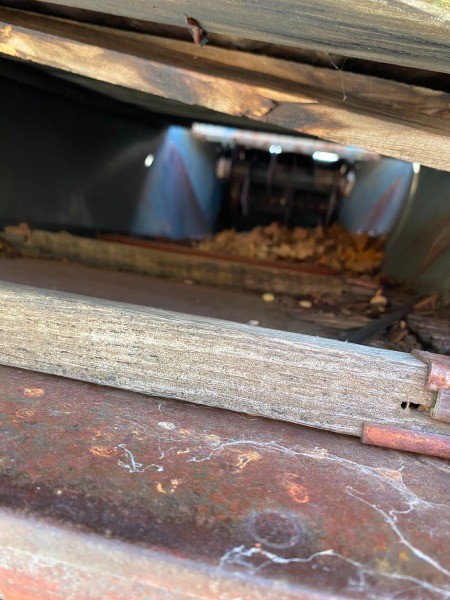 A close up of the equipment.