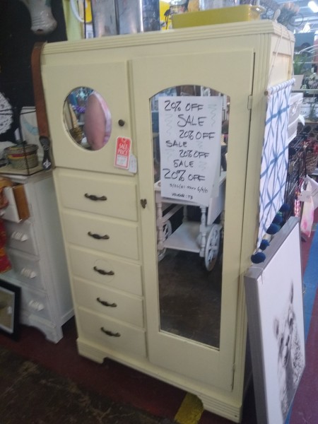 Finding The Value Of A Vintage Wardrobe, Antique Dresser With Round Mirror Value