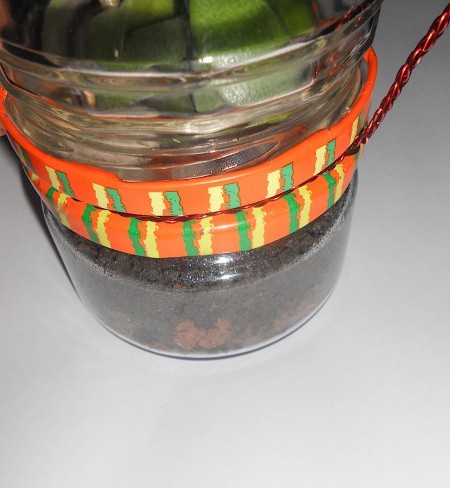 Attaching the handle.