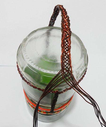 Attaching the handle.