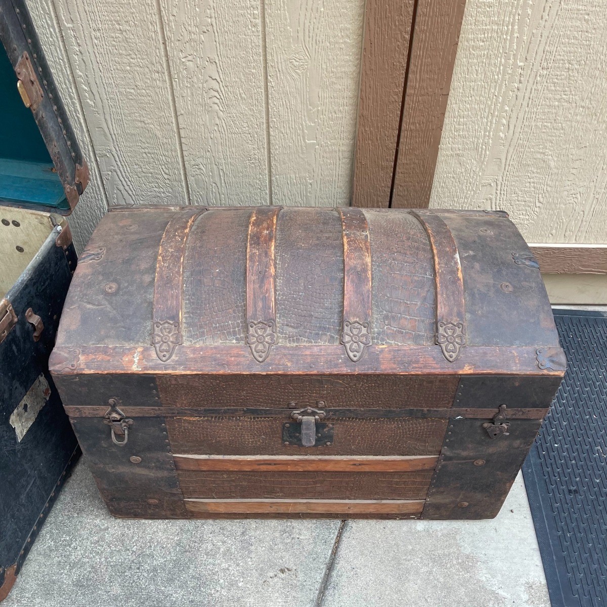innovator Vintage trunk 約29L Vintage Innovation New York Steamer Trunk | Chairish