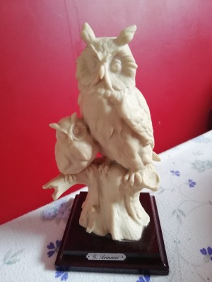 An owl sculpture.