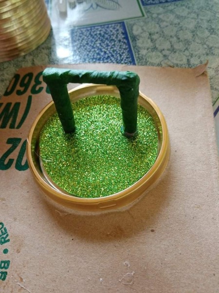 A trellis inside the dome.