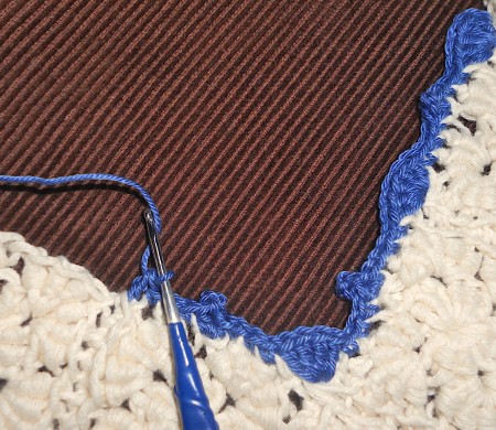 Adding blue edging to the center of the frame.