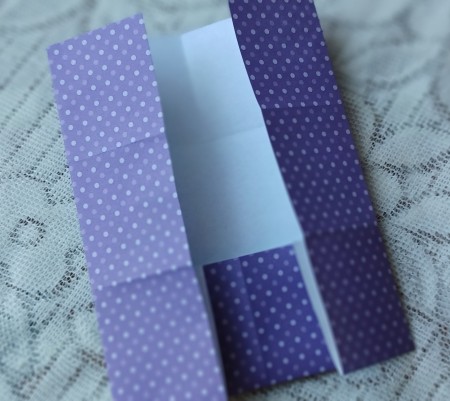 Assembling the folded envelope.