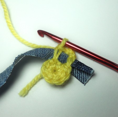 Continuing to crochet the coaster.