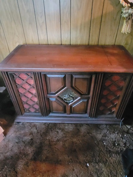 A console stereo system.