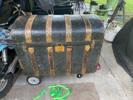 An old steamer trunk.