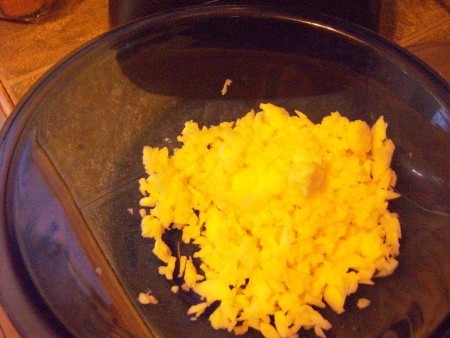 Cooking the chopped apples in the pot.