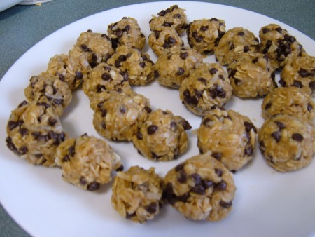 A plate of bite size energy balls.