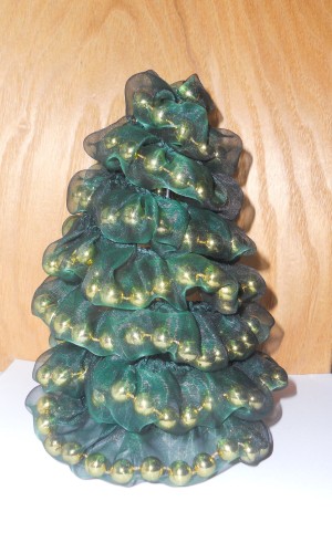 The completed Organza Spiral Christmas Tree