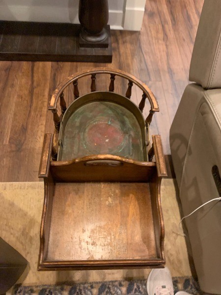 A top view of an old table.