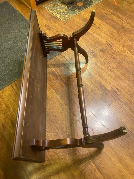 A side view of the coffee table.