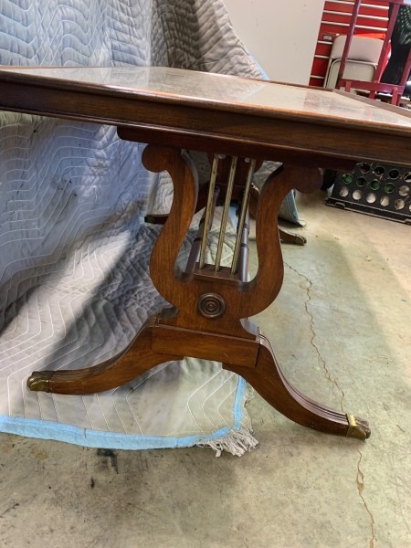 A side view of the coffee table.