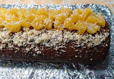 The decorated chocolate roll.