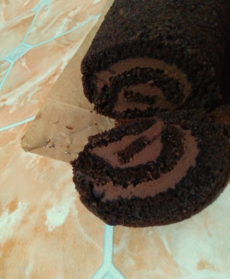 the slices of the chocolate roll.