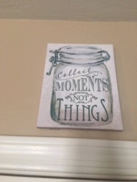 A picture of a glass jar.