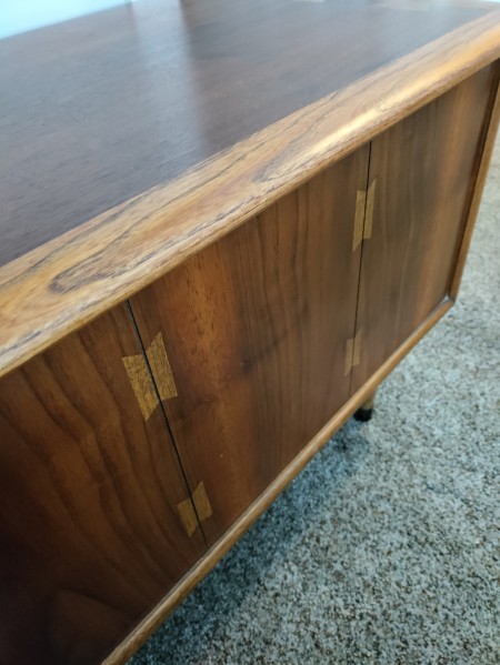 The front and top of the cedar chest