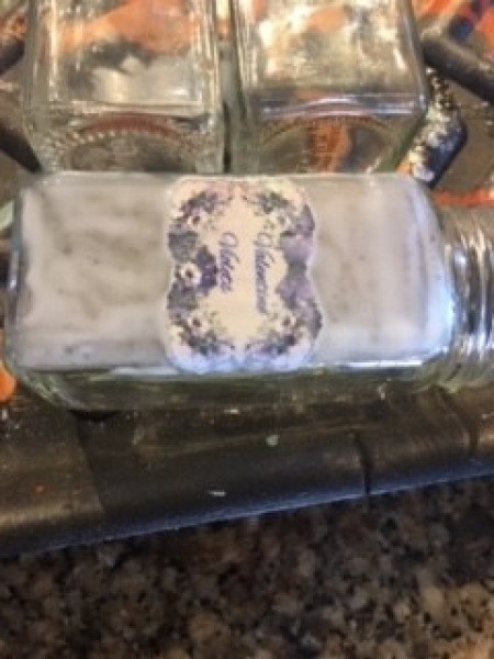 Adding the label to the jar.