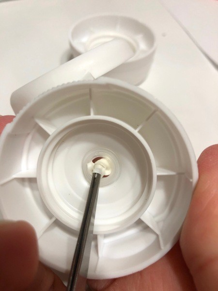 Removing the gasket.