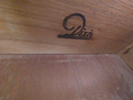 A Dixie logo in the drawer.