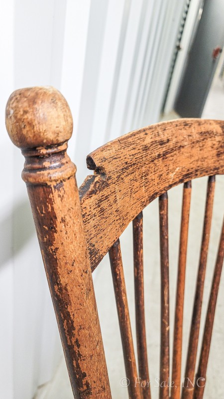 A close up of the top of the chair.