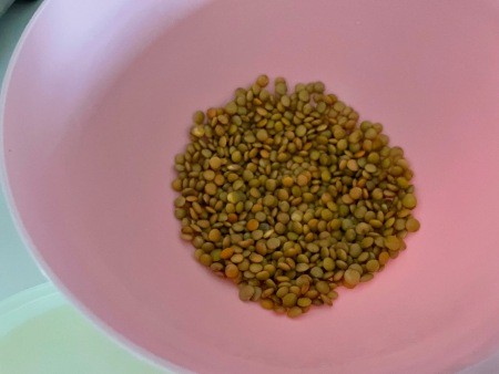The clean lentils in a bowl.