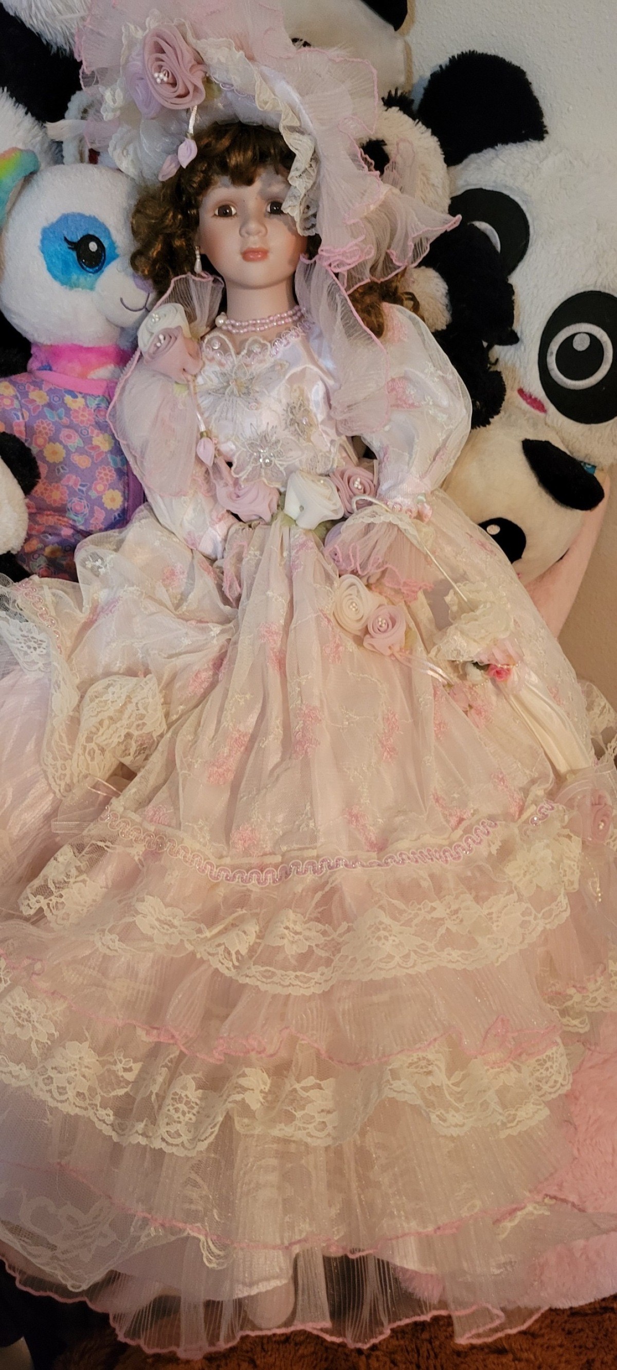 Identifying Large Porcelain Golden Keepsakes Doll? ThriftyFun