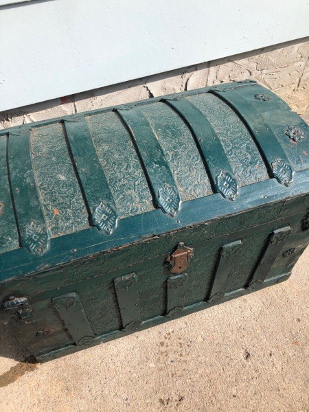 An old steamer trunk.