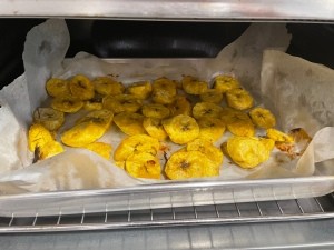 A tray of baked plantains.