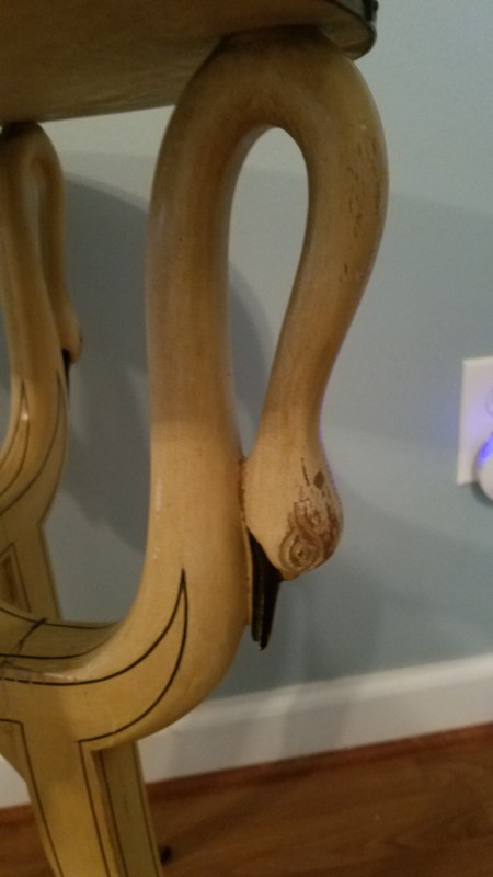 A close up of the swan/duck base.