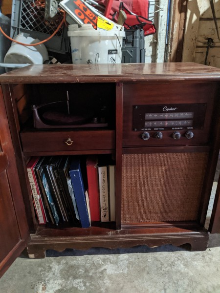 Finding the Value of a Capehart Record Player? | ThriftyFun