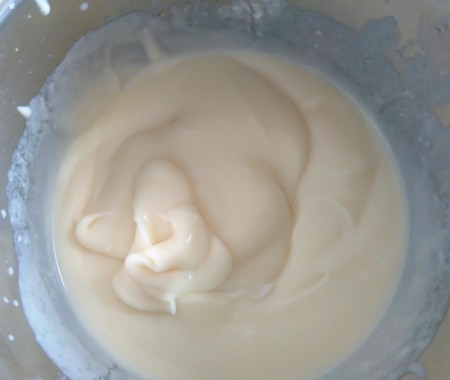 The cream in a bowl.