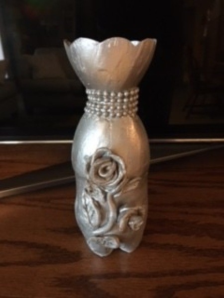 The completed ceramic looking vase.