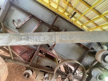 The identifying marking on a thresher.