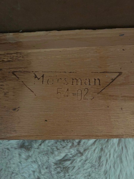 The marking on a Mersman table.