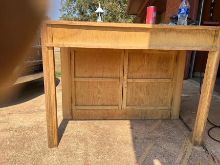 A slide dining room table.
