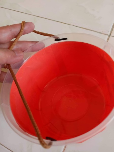 Adding a handle to the buckets.