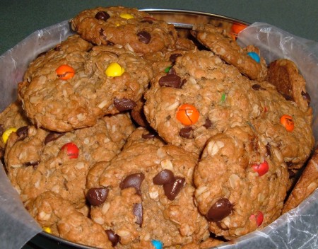 A plate of cookies.
