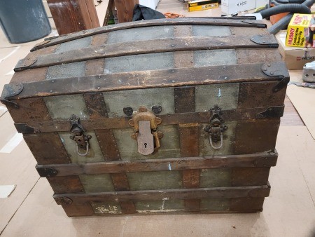 An old steamer trunk.