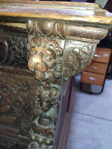 Close up of double sided desk.