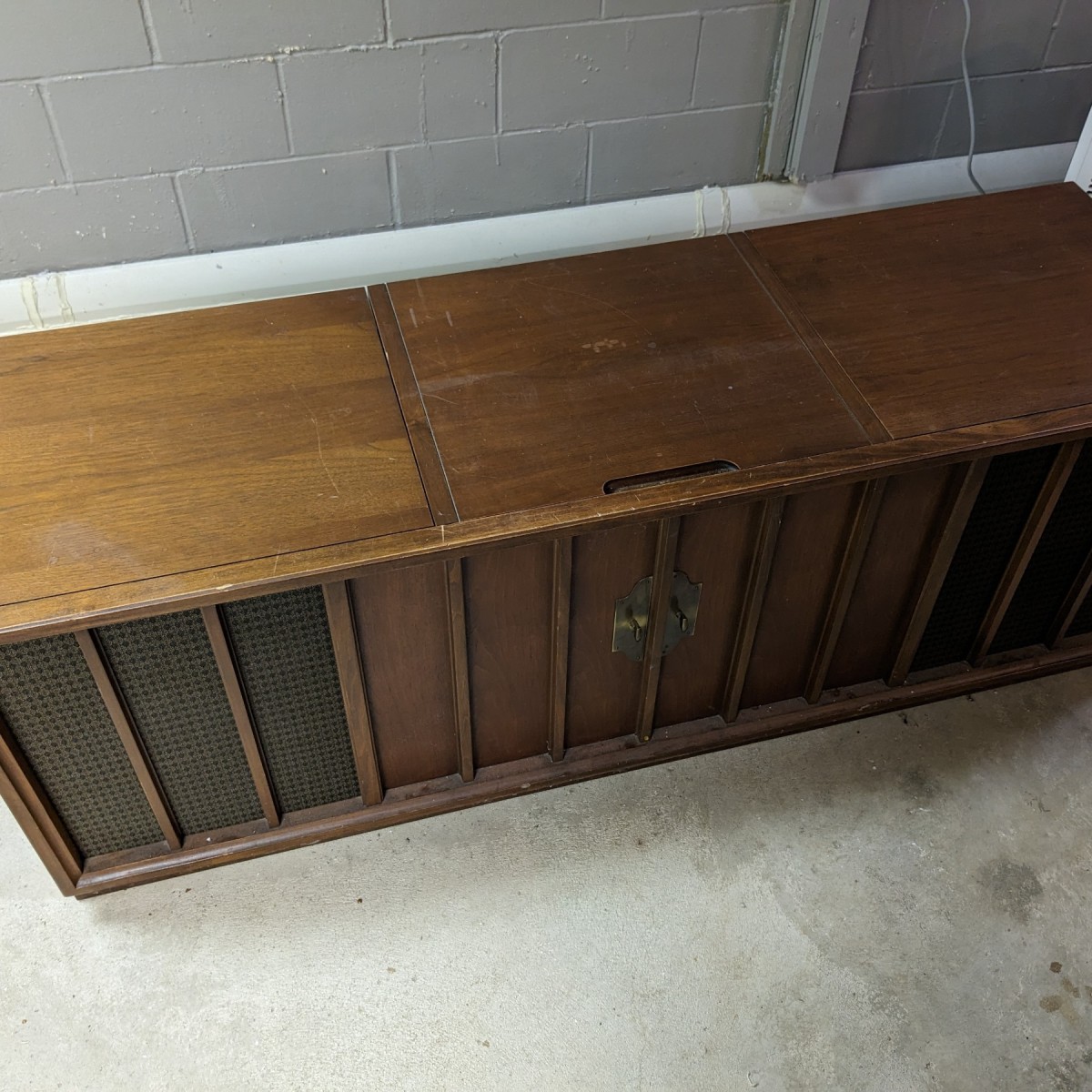 Information About Console Record Player? | ThriftyFun