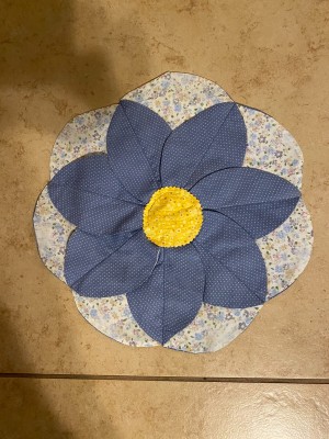 The finished Folded Flower Table Runner