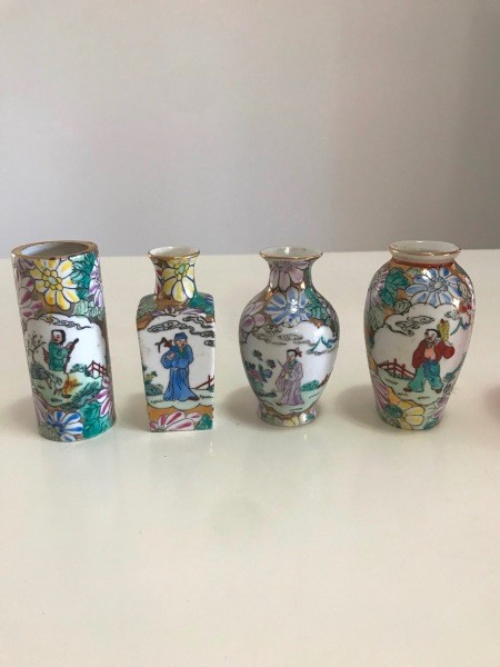 Four small Chinese vases.