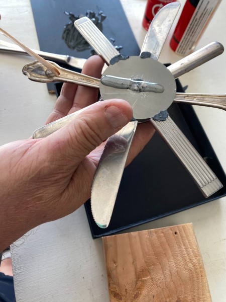 Assembling the flower.