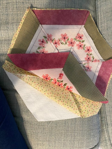 Hexagon Table Topper Using a Triangular Ruler