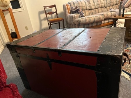 An old steamer trunk.