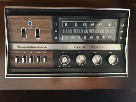 1968 Fleetwood Cabinet Stereo?
